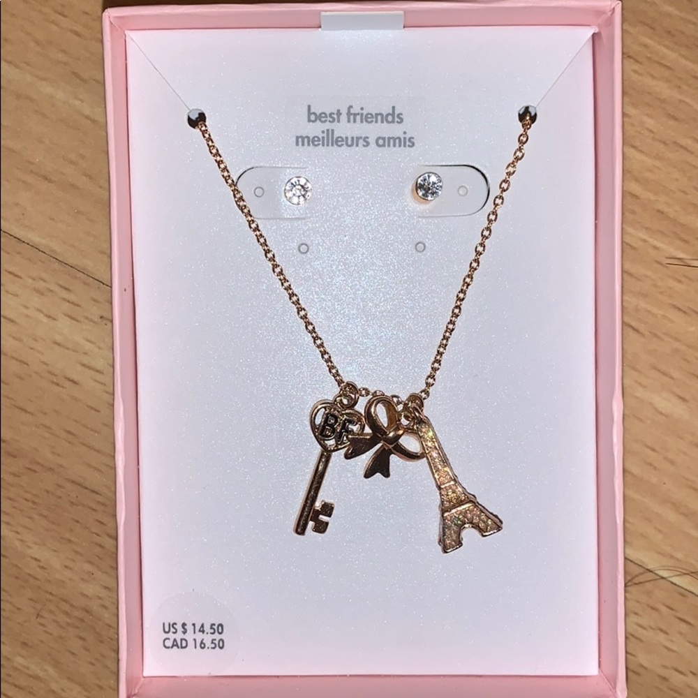 NIB Claire’s necklace